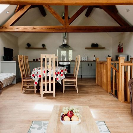 Вілла Finest Retreats - The Welsh Barn Абериствіт Екстер'єр фото