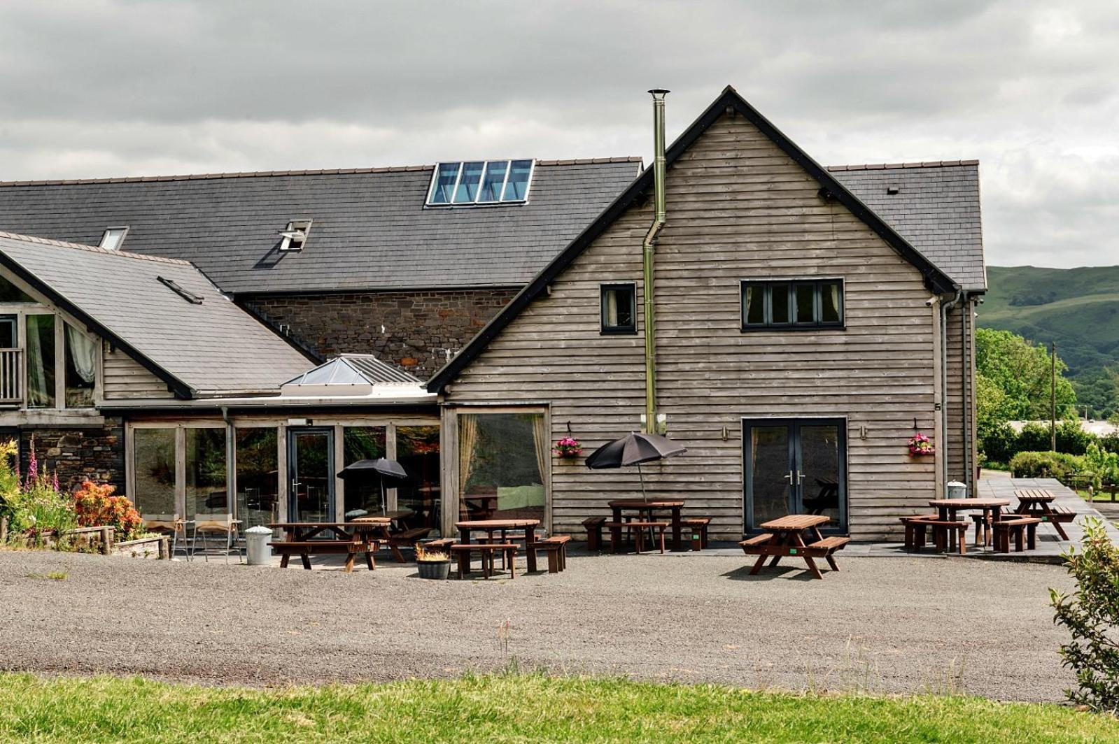 Вілла Finest Retreats - The Welsh Barn Абериствіт Екстер'єр фото